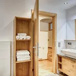 By Alpenstolz شقة ميدرز