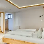 شقة By Alpenstolz *
